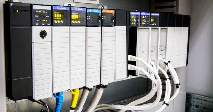 TRAINING ONLINE PROGRAMMABLE LOGIC CONTROLLER USING ALLEN BRADLEY CONTROL LOGIX 5000 / RSLOGIX5000